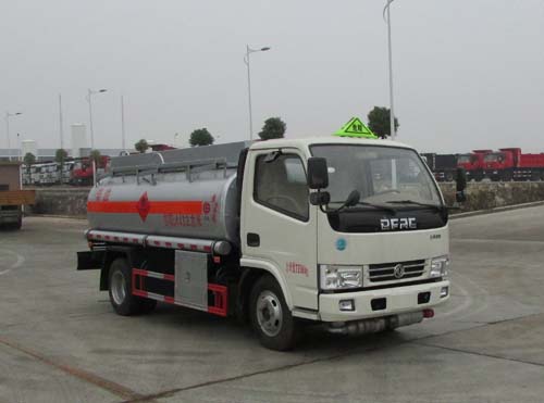 4吨东风多利卡加油车 4吨东风多利卡加油车