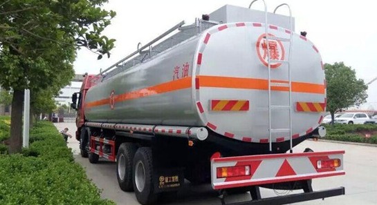 福田欧曼前四后八油罐车图片
