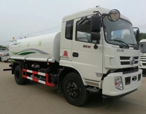 D913驾驶室东风御虎12吨洒水车图片 D913驾驶室东风御虎12吨洒水车图片
