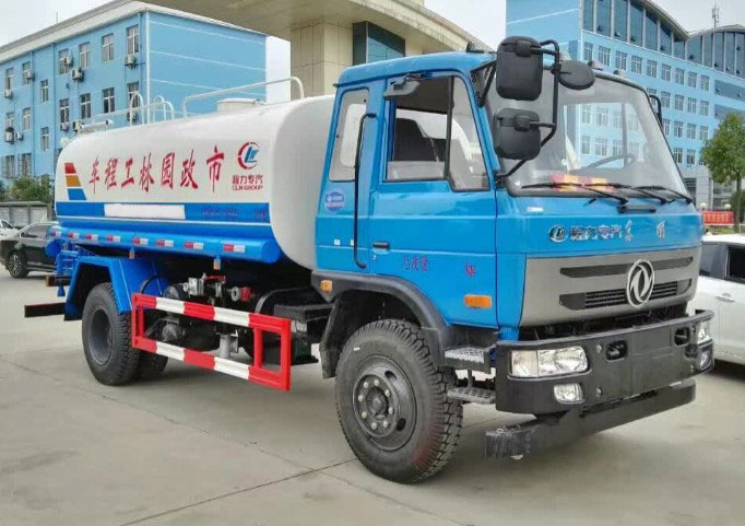 东风145 10吨洒水车