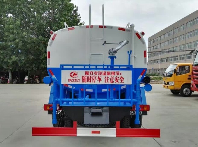 东风145 10吨洒水车