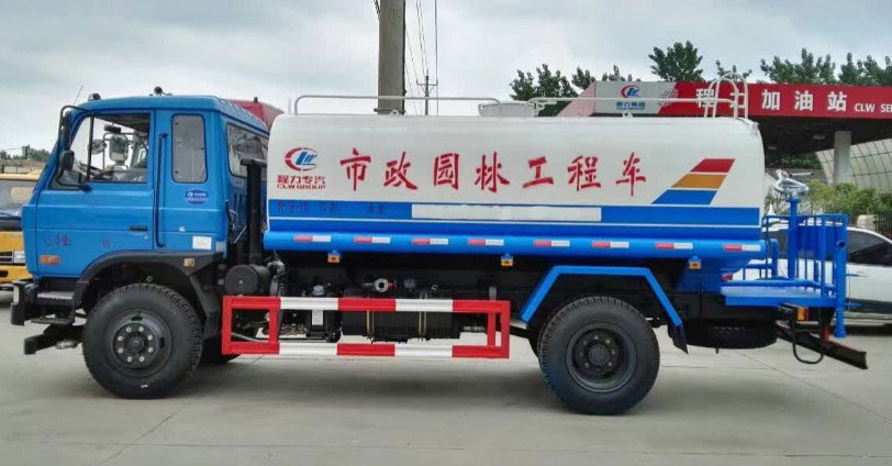 东风145 10吨洒水车