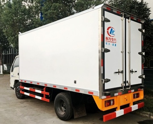 江铃新顺达4.15米冷藏车