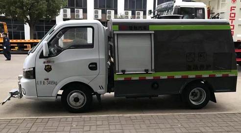 东风途逸国六路面养护车图片