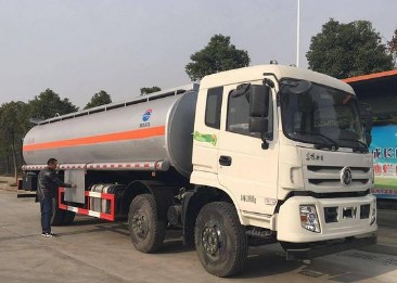 东风特商小三轴供液车