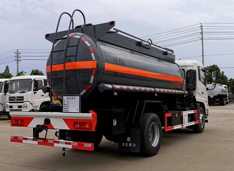 SCS5180GFWDFH型腐蚀性物品罐式运输车图片 SCS5180GFWDFH型腐蚀性物品罐式运输车图片