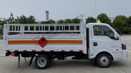 国六东风途逸汽油版2.7/3.1/3.4米气瓶运输车_湖北楚胜汽车