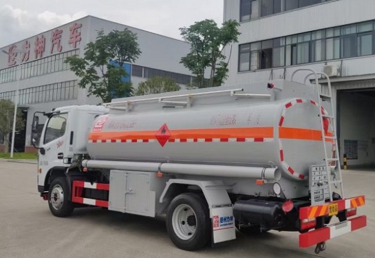 国六东风多利卡8吨加油车/运油车图片 国六东风多利卡8吨加油车/运油车图片