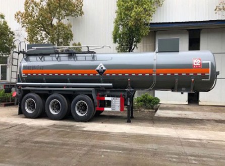 力神醒狮牌17.4方SLS9409GFWB型腐蚀性物品罐式运输半挂车 力神醒狮牌17.4方SLS9409GFWB型腐蚀性物品罐式运输半挂车