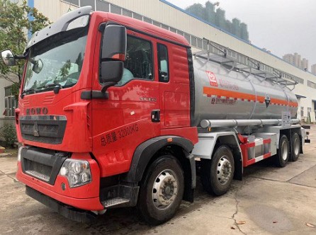 重汽豪沃SLS5322GFWZ5型腐蚀性物品罐式运输车 重汽豪沃SLS5322GFWZ5型腐蚀性物品罐式运输车