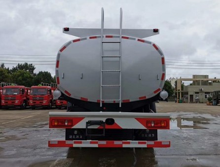 SCS5250GPGDFH型东风天锦小三轴普通液体运输车 SCS5250GPGDFH型东风天锦小三轴普通液体运输车