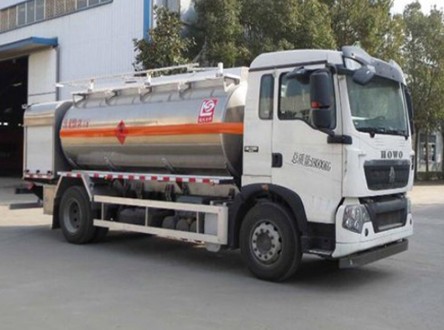 国五重汽豪沃飞机加油车 国五重汽豪沃飞机加油车