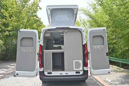 齐星大通V90升顶房车