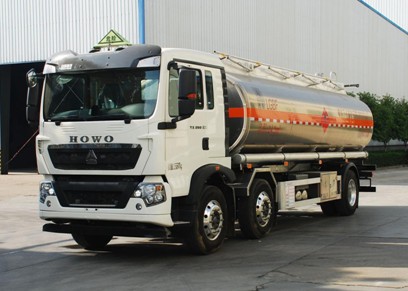 国六重汽豪沃24.3方油罐车 国六重汽豪沃24.3方油罐车