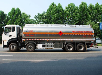 国六东风天龙30方运油车 国六东风天龙30方运油车