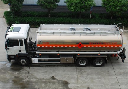 国六重汽汕德卡23.6方铝合金运油车 国六重汽汕德卡23.6方铝合金运油车