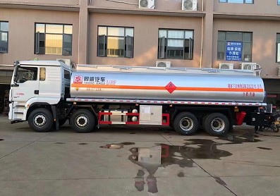 国六陕汽德龙M3000S前四后八油罐车 国六陕汽德龙M3000S前四后八油罐车