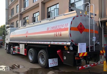 国六陕汽德龙M3000S前四后八油罐车 国六陕汽德龙M3000S前四后八油罐车