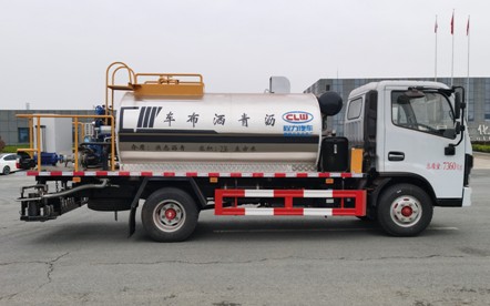 4.2立方智能型沥青洒布车 4.2立方智能型沥青洒布车