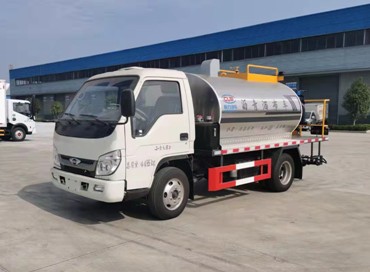 3.7立方福田蓝牌普通型沥青洒布车 3.7立方福田蓝牌普通型沥青洒布车