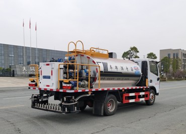 4.2立方标准型沥青洒布车 4.2立方标准型沥青洒布车