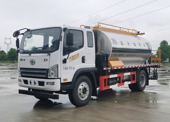 9.3立方解放标准型沥青洒布车 9.3立方解放标准型沥青洒布车