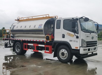 9.3立方解放标准型沥青洒布车 9.3立方解放标准型沥青洒布车