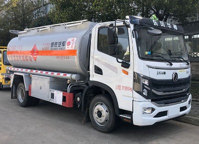 国六东风华神(T3)8吨油罐车 国六东风华神(T3)8吨油罐车