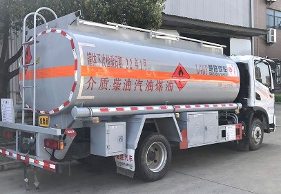 国六东风华神(T3)8吨油罐车 国六东风华神(T3)8吨油罐车