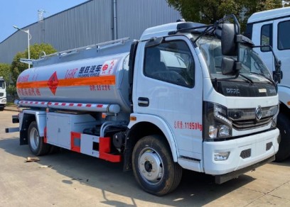 国六东风8吨油罐车 国六东风8吨油罐车