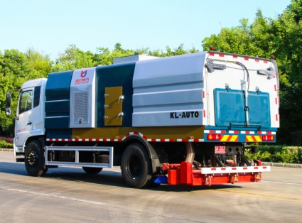 国六东风天锦后置吸尘车_程力威牌CLW5180TXC6SL型吸尘车