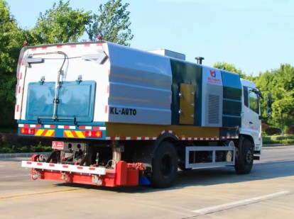 国六东风天锦后置吸尘车_程力威牌CLW5180TXC6SL型吸尘车
