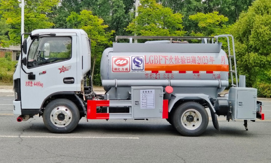 蓝牌油罐车|加油车图片 蓝牌油罐车|加油车图片