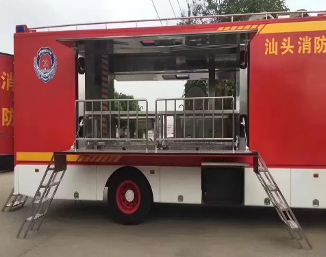 重汽汕德卡野外自行式炊事车 重汽汕德卡野外自行式炊事车