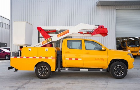 国六黄海皮卡高空作业车_13.5米皮卡高空作业车