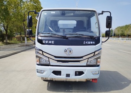 东风多利卡2.6方加油车_2吨蓝牌加油车