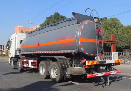 福田前四后八25方易燃液体罐式运输车_润知星牌SCS5321GRYBJ6型易燃液体罐式运输车 福田前四后八25方易燃液体罐式运输车_润知星牌SCS5321GRYBJ6型易燃液体罐式运输车