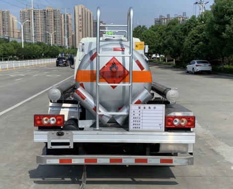 福田小卡之星1.5吨蓝牌易燃液体罐式运输车_楚飞牌CLQ5040GRY6BJ型易燃液体罐式运输车 福田小卡之星1.5吨蓝牌易燃液体罐式运输车_楚飞牌CLQ5040GRY6BJ型易燃液体罐式运输车