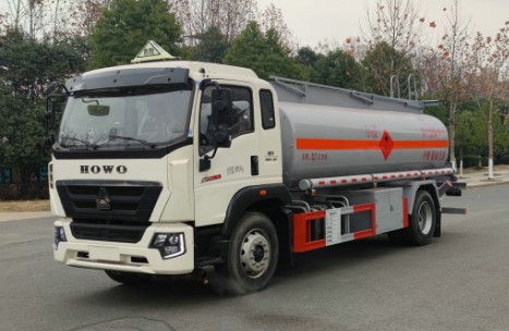 重汽豪沃10吨-12吨加油车_新东日牌YZR5187GJYZ6Q型加油车 重汽豪沃10吨-12吨加油车_新东日牌YZR5187GJYZ6Q型加油车