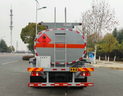 重汽豪沃10吨-12吨加油车_新东日牌YZR5187GJYZ6Q型加油车 重汽豪沃10吨-12吨加油车_新东日牌YZR5187GJYZ6Q型加油车