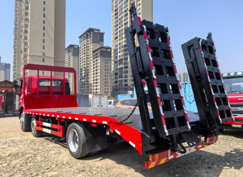 东风华神HV3小三轴平板运输车_板长9.5米平板运输车 东风华神HV3小三轴平板运输车_板长9.5米平板运输车