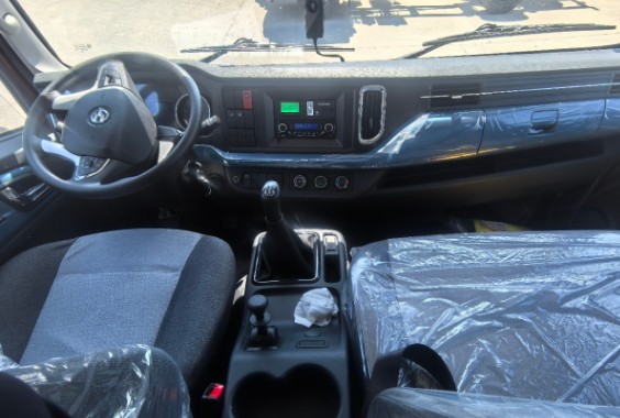 东风华神HV3小三轴平板运输车_板长9.5米平板运输车 东风华神HV3小三轴平板运输车_板长9.5米平板运输车