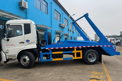 东风天锦摆臂式垃圾车 东风天锦摆臂式垃圾车